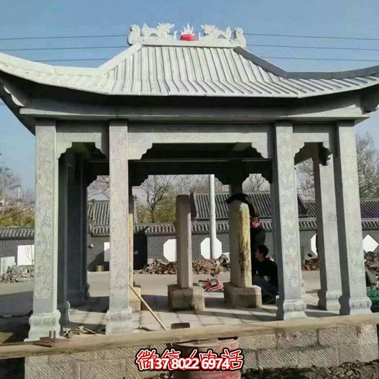 精美大型戶外涼亭，用石雕雕塑裝點大理石美景