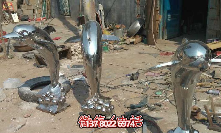 不銹鋼海豚雕塑——點綴花園，增添寧靜之美