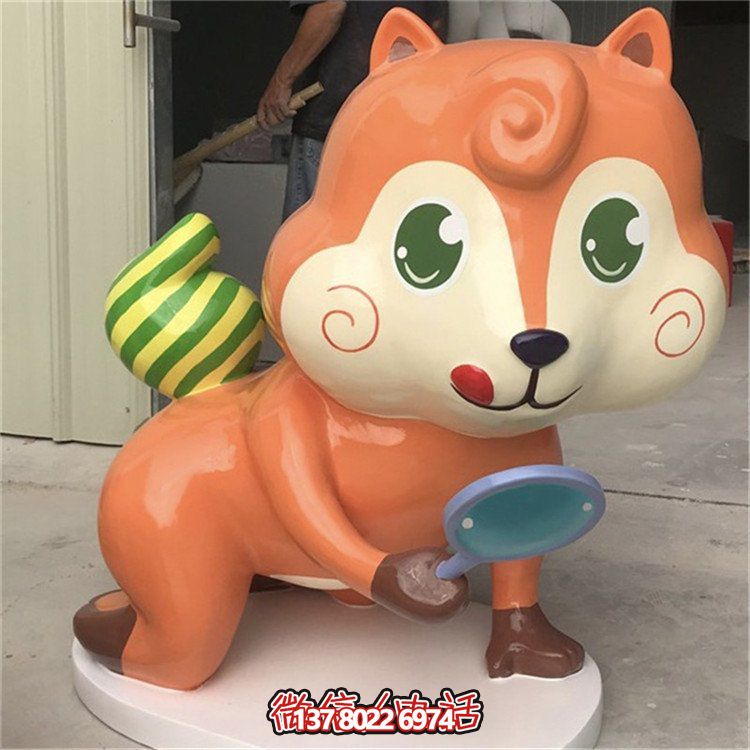 玻璃鋼結構兒童樂園，卡通松鼠公仔裝飾