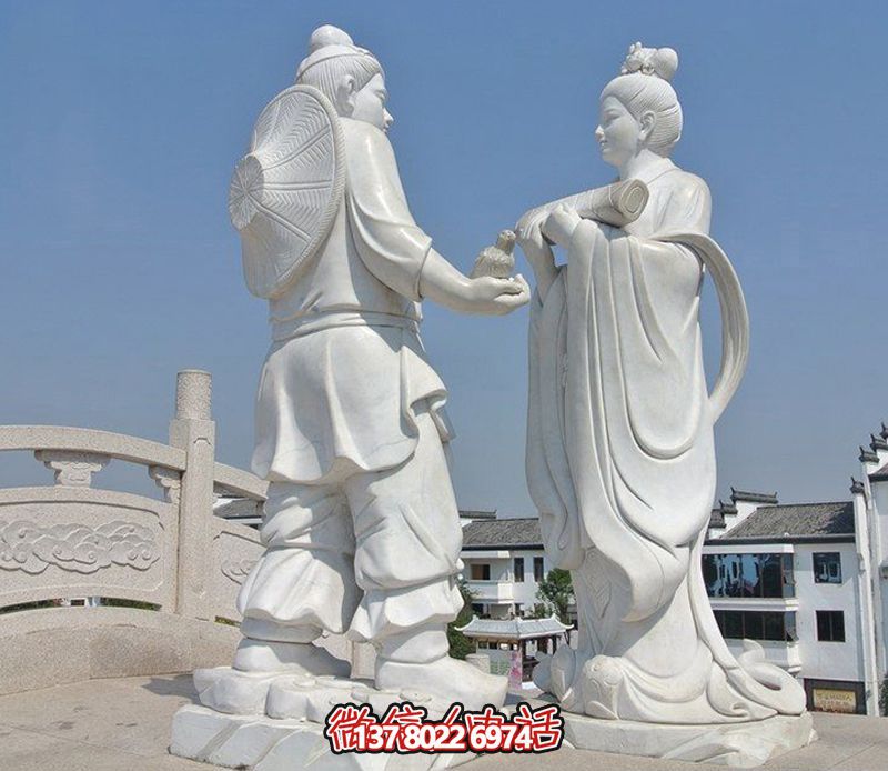 古代牛郎織女石雕，擺放于花園廣場，帶來漢白玉般的浪漫氣息