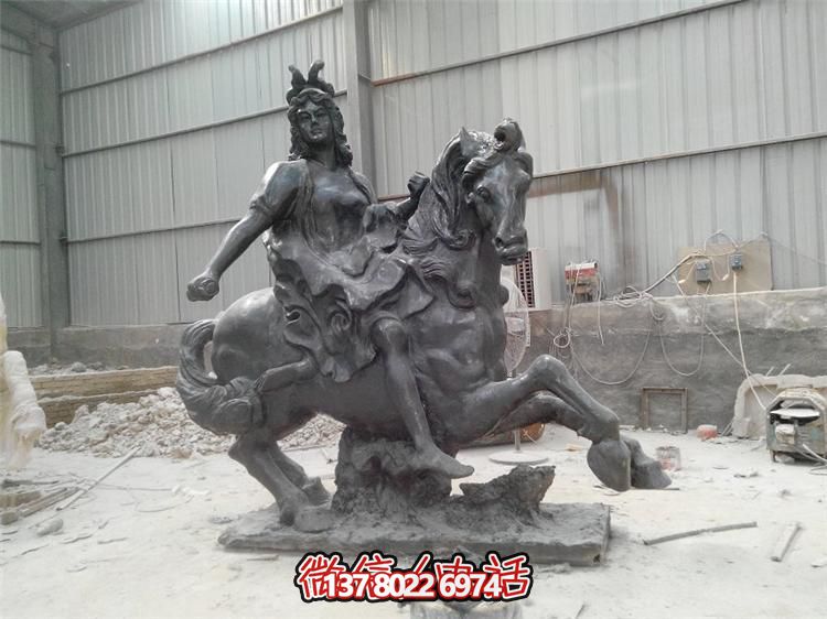 超越傳統，探索未知的玻璃鋼騎馬擺件