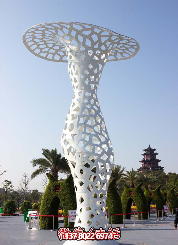 “不銹鋼雕塑花瓶,為你的園林觀光廣場增添創(chuàng)意色彩” “不銹鋼雕塑花瓶,為你的園林觀光廣場增添創(chuàng)意色彩”