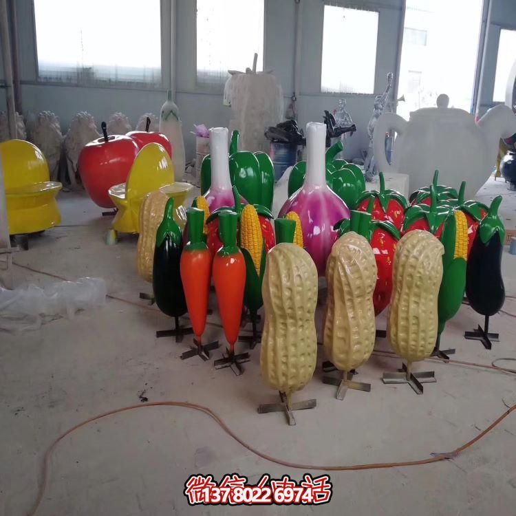 高品質(zhì)玻璃鋼雕塑，為您的園林景觀提供新鮮水果蔬菜