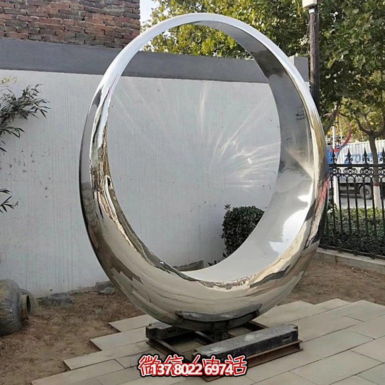 高級不銹鋼圓環(huán)雕塑，構(gòu)筑優(yōu)雅園林景觀