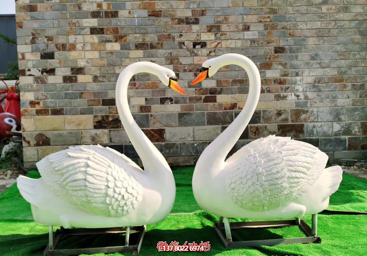 城市街邊切面玻璃鋼材質天鵝雕塑 城市街邊切面玻璃鋼材質天鵝雕塑