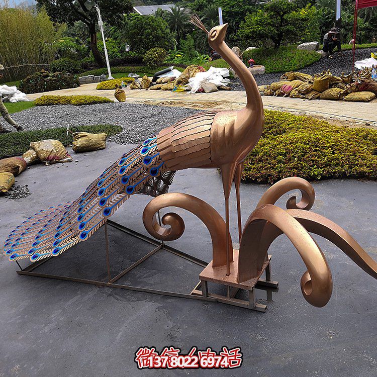 不銹鋼孔雀，烤漆藝術(shù)動物造型雕塑