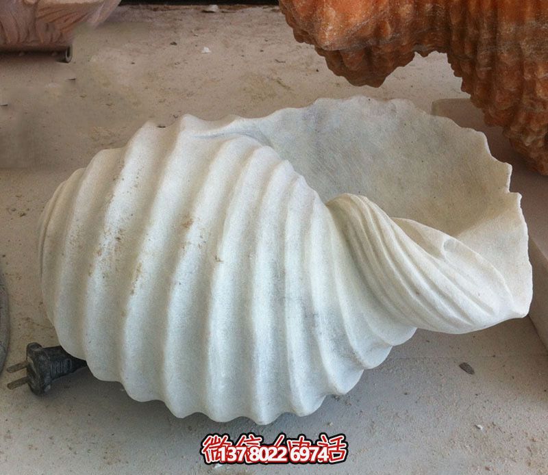湖邊擺放的漢白玉石雕創(chuàng)意海螺雕塑 湖邊擺放的漢白玉石雕創(chuàng)意海螺雕塑