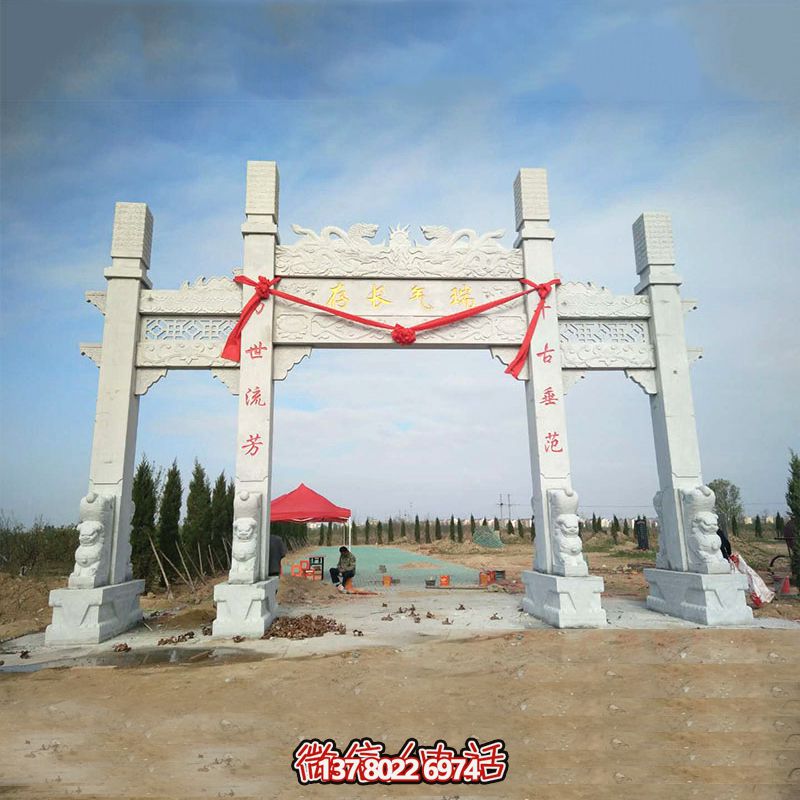 新款墓園景觀擺放三門石柱牌樓 新款墓園景觀擺放三門石柱牌樓