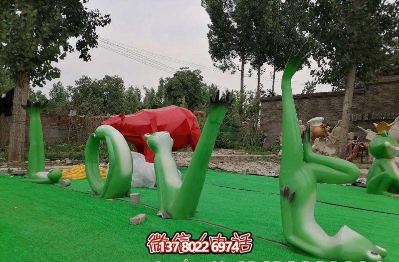 公園里擺放的綠色玻璃鋼創(chuàng)意LOVE雕塑 公園里擺放的綠色玻璃鋼創(chuàng)意LOVE雕塑